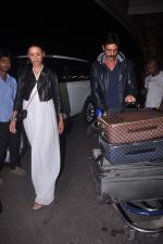 Arjun Rampal and Mehr Rampal leave for Cannes on 24th May 2012 (38).JPG